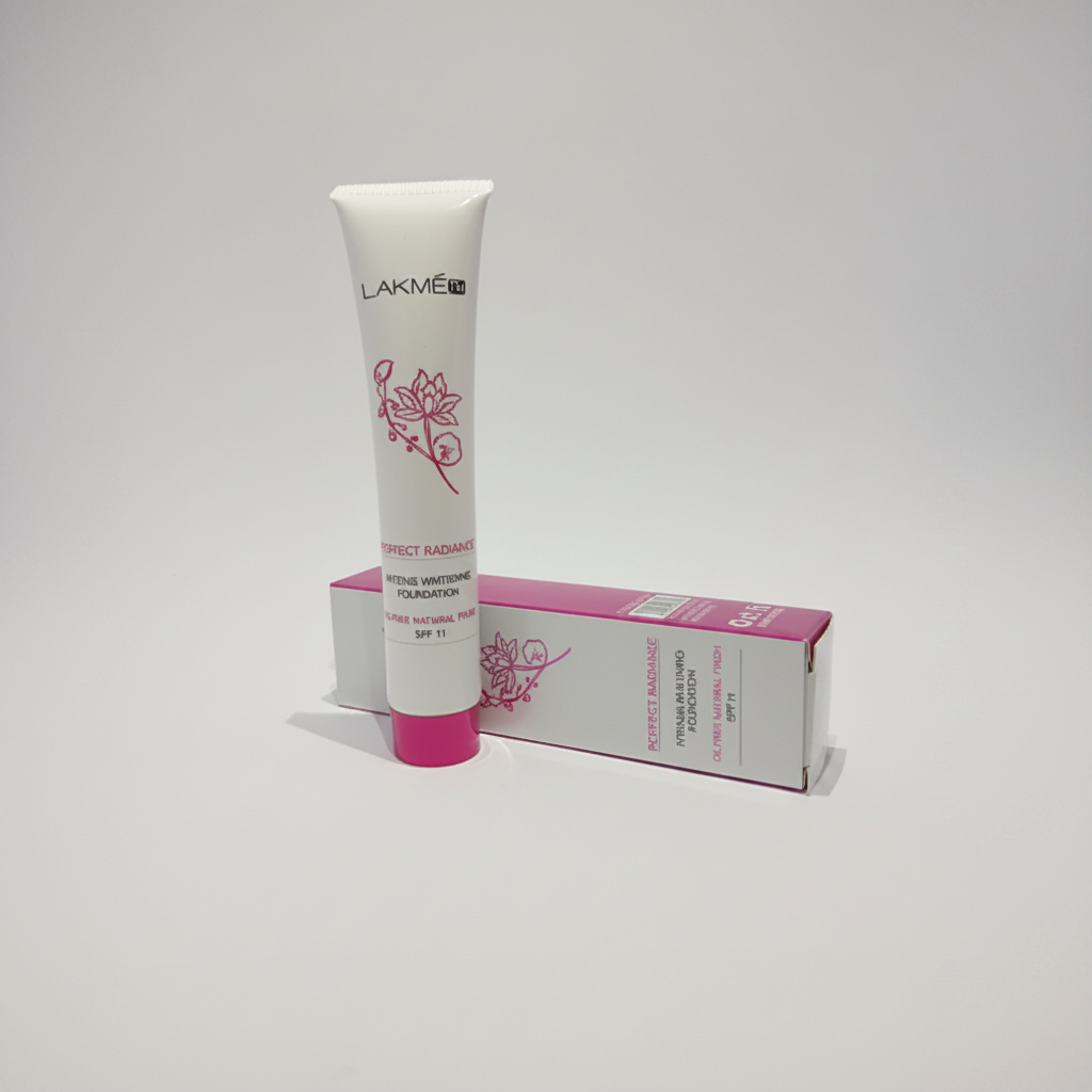 LAKMÉ Perfect Radiance Intense Whitening Foundation SPF 11 oil free natural finish